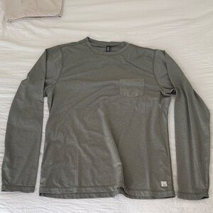 Vuori Men's Charcoal Long Sleeve Tee